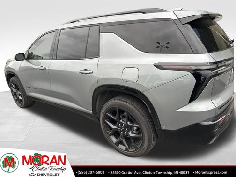 Used 2024 Chevrolet Traverse RS AWD/4WD image 3