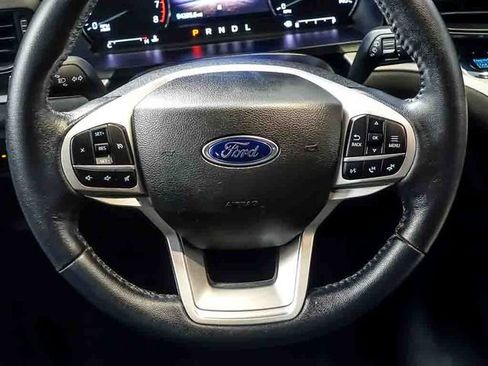Used 2022 Ford Explorer XLT AWD/4WD image 19
