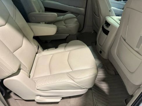 Used 2017 Cadillac Escalade ESV Premium Luxury image 29