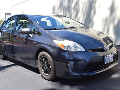 Used 2015 Toyota Prius Three FWD image 1