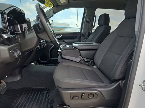 Used 2025 Chevrolet Silverado 2500 LT w/ Safety Package image 12