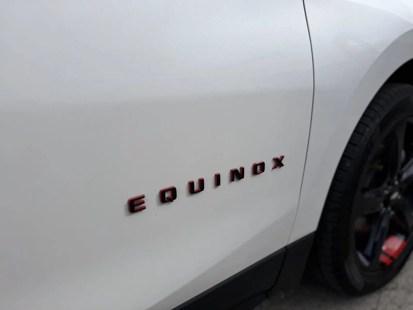 Used 2018 Chevrolet Equinox LT w/ Redline Edition AWD/4WD image 38