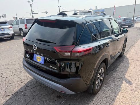 Used 2021 Nissan Rogue SV AWD/4WD image 12