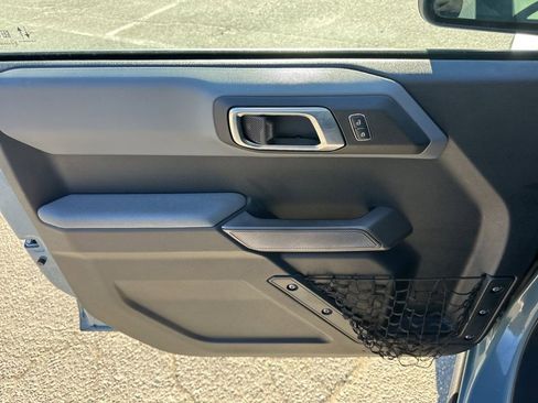 Used 2022 Ford Bronco Black Diamond image 21