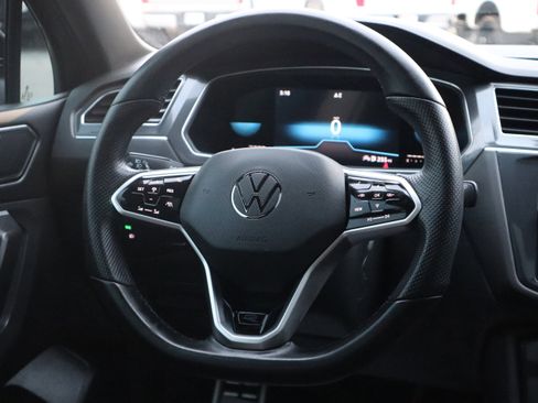 Used 2023 Volkswagen Tiguan SE R-Line image 14