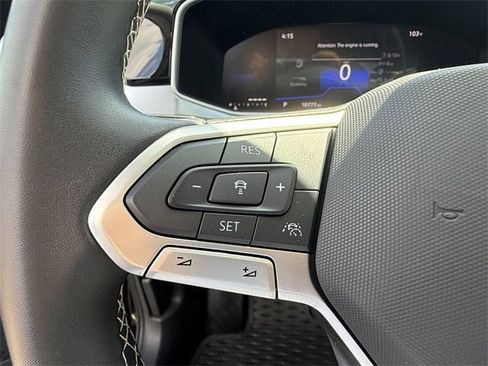 Used 2025 Volkswagen Taos SE image 15