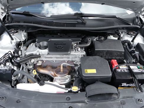 Used 2012 Toyota Camry SE FWD image 11