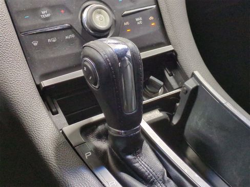 Used 2016 Ford Taurus SEL w/ Equipment Group 201A image 30