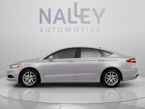 Used 2013 Ford Fusion SE FWD image 2