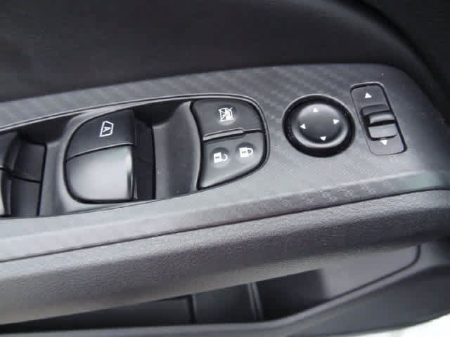 Used 2025 Nissan Altima 2.5 SV FWD image 14