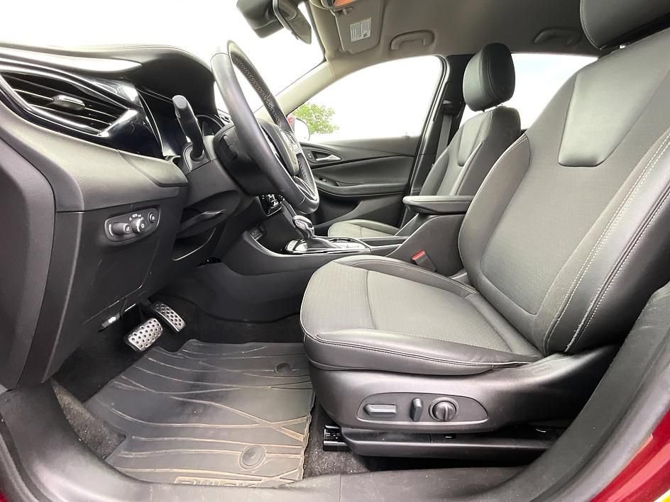 Used 2023 Buick Encore GX Select w/ Sport Touring Package AWD/4WD image 4