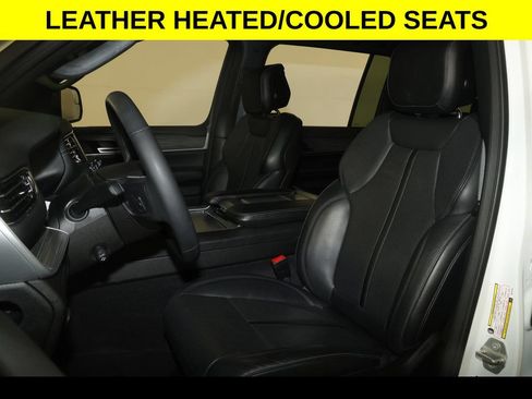Used 2024 Jeep Wagoneer Series II w/ Flexible Seating Group AWD/4WD image 2