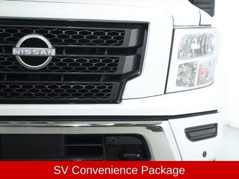 Used 2024 Nissan Titan SV w/ SV Convenience Package image 9