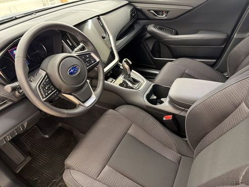 Used 2025 Subaru Outback Premium w/ Popular Package #1 AWD/4WD image 4