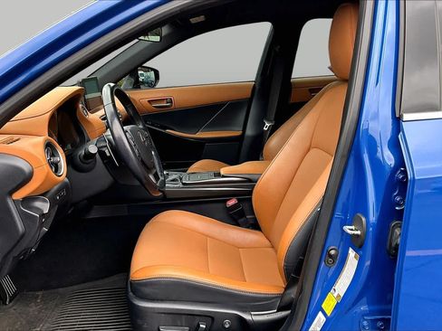 Used 2022 Lexus IS 300 RWD image 9