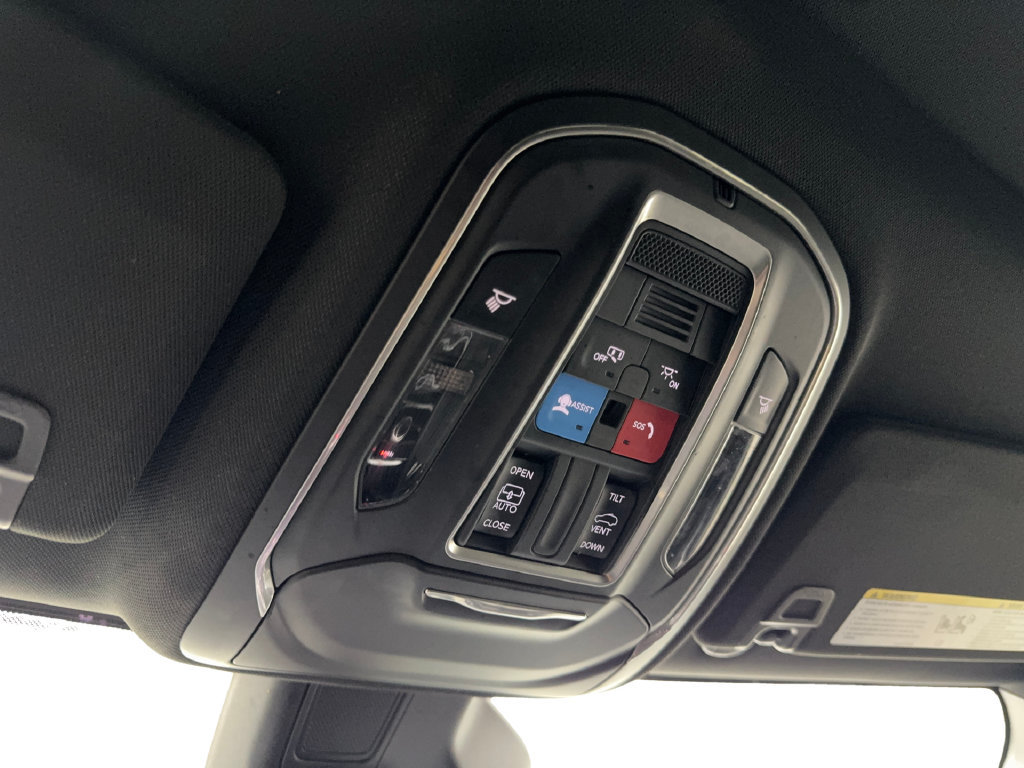 Used 2025 Jeep Grand Cherokee Laredo X AWD/4WD image 75