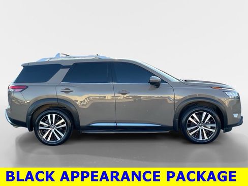 Used 2024 Nissan Pathfinder Platinum w/ Lighting Package (N93) image 7
