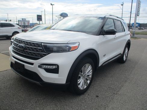 Used 2021 Ford Explorer King Ranch w/ Premium Technology Package image 2