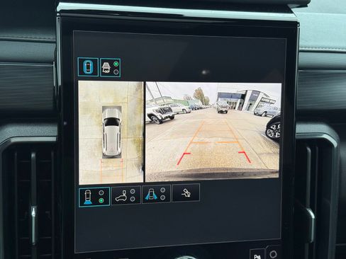 Certified 2025 GMC Acadia AT4 w/ Luxury Package image 28