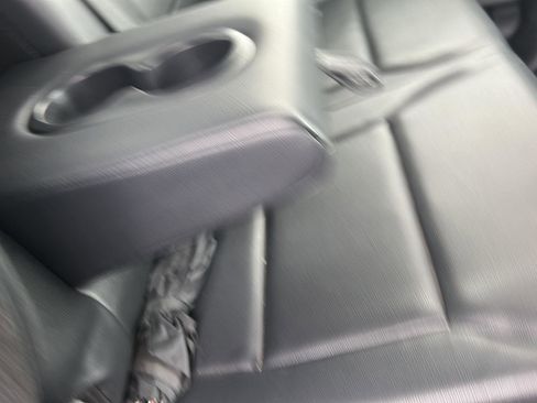 Used 2024 Ford F350 Lariat image 16