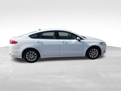 Used 2018 Ford Fusion S image 10