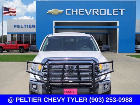 Used 2017 Toyota Tundra SR5 w/ SR5 Upgrade Package RWD image 2