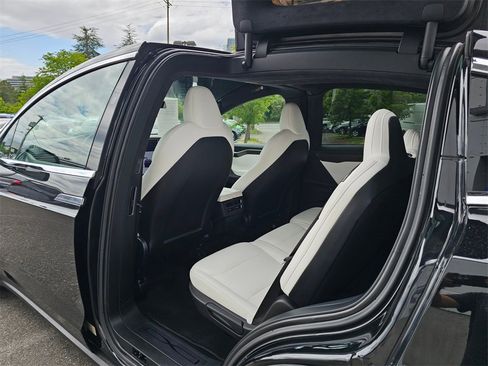 Used 2020 Tesla Model X Performance image 19