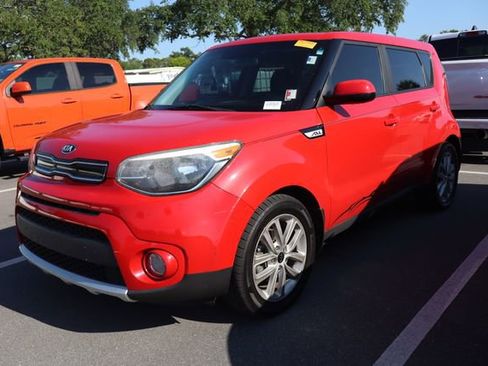 Used 2017 Kia Soul + FWD image 4