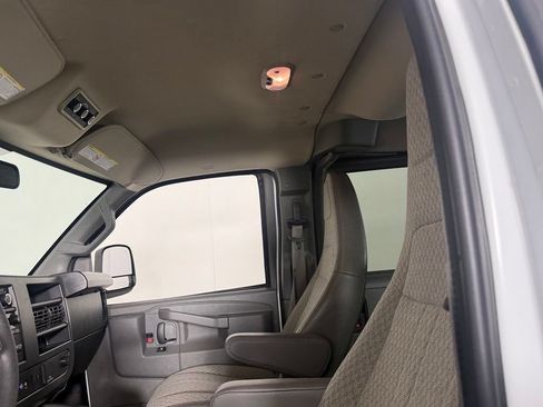Used 2025 Chevrolet Express 3500 LT w/ LT Preferred Equipment Group RWD image 22