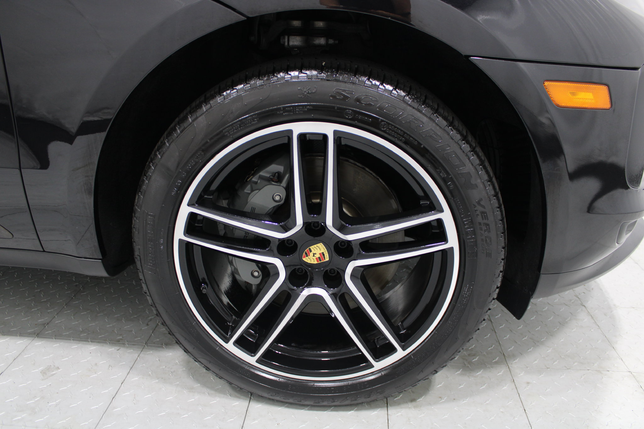 Used 2021 Porsche Macan S AWD/4WD image 5