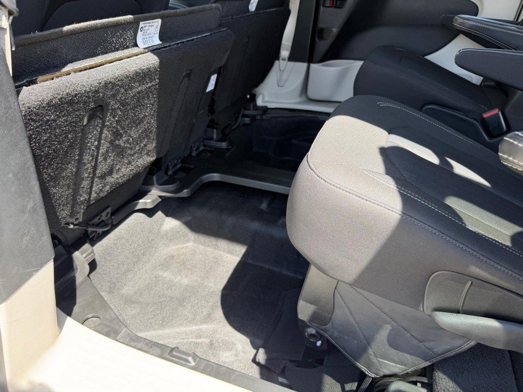 Used 2020 Chrysler Voyager LX FWD image 55
