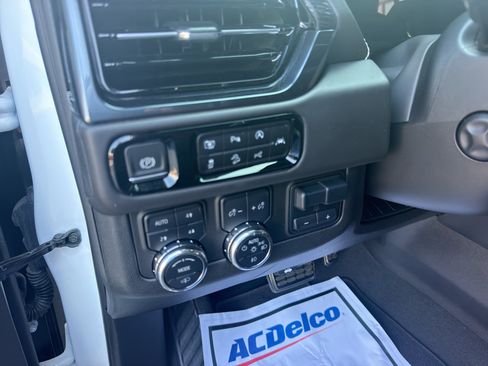 Used 2025 GMC Yukon AT4 Ultimate w/ LPO, Floor Liner Package AWD/4WD image 22