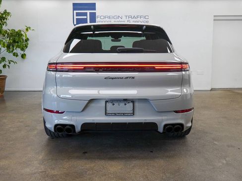 Used 2025 Porsche Cayenne GTS AWD/4WD image 5