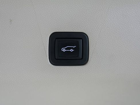 Used 2024 Cadillac Escalade ESV Sport Platinum w/ LPO, ONYX Package AWD/4WD image 49