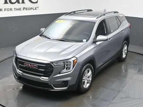 Used 2023 GMC Terrain SLE w/ Driver Convenience Package image 45
