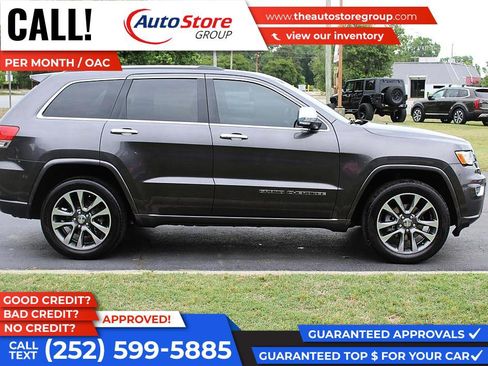 Used 2017 Jeep Grand Cherokee Overland AWD/4WD image 5