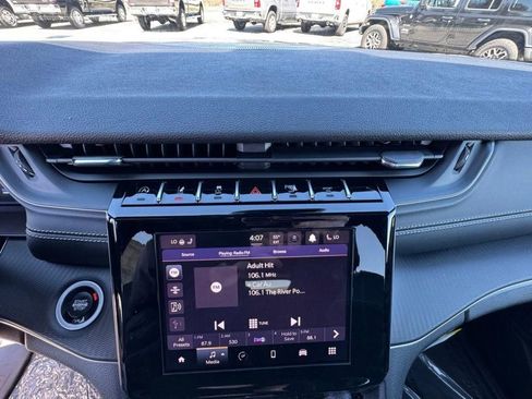 New 2025 Jeep Grand Cherokee Altitude AWD/4WD image 27