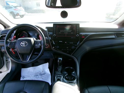 Used 2022 Toyota Camry XSE image 14