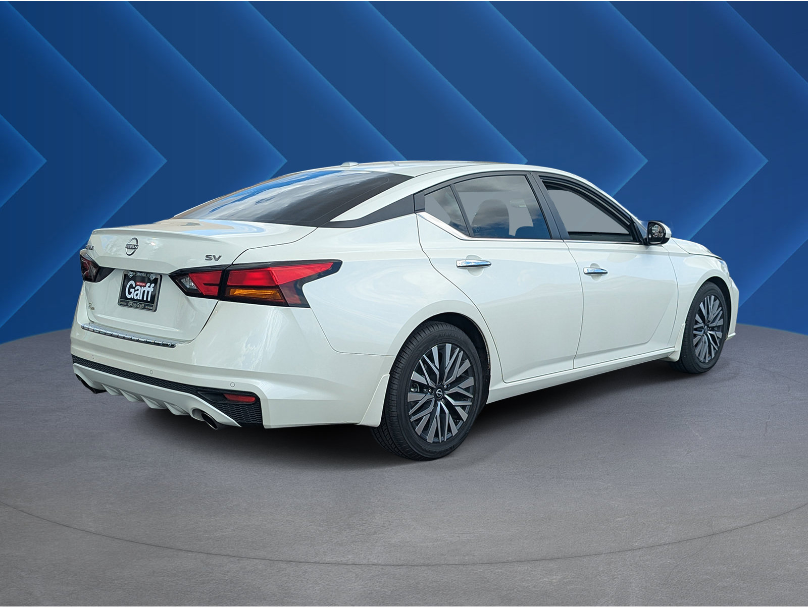 Used 2023 Nissan Altima 2.5 SV w/ SV Premium Package FWD image 3
