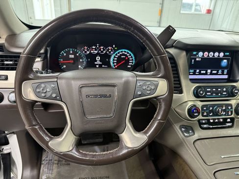 Used 2018 GMC Yukon XL Denali w/ Denali Ultimate Package image 16
