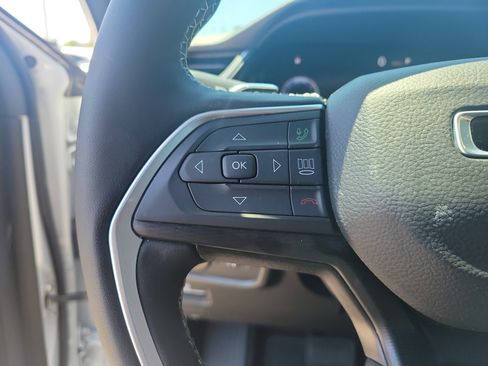 Used 2025 Jeep Grand Cherokee L Altitude image 19