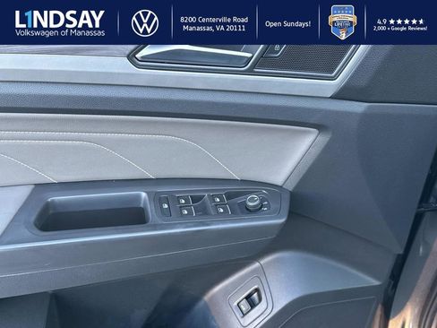 Used 2022 Volkswagen Atlas Cross Sport SE w/ Black Wheel Package image 18