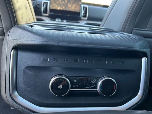 Used 2025 Ford Expedition Max Active AWD/4WD image 36