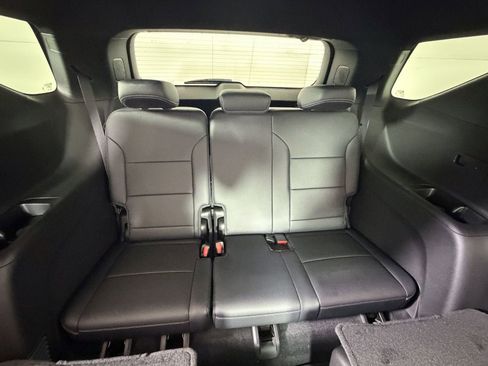 New 2026 Chevrolet Traverse LT w/ Sun and Wheel Package FWD image 7
