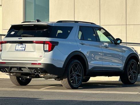 New 2026 Ford Explorer ST image 3