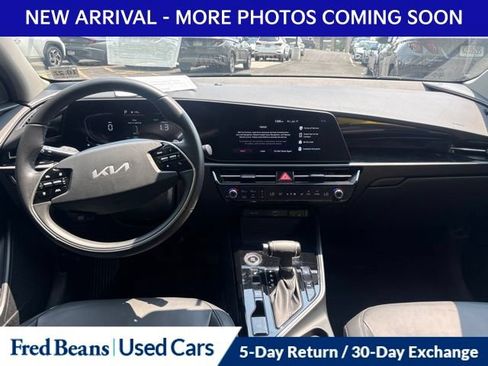 Used 2023 Kia Niro EX FWD image 10