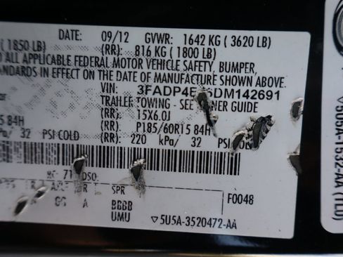 Used 2013 Ford Fiesta SE FWD image 45
