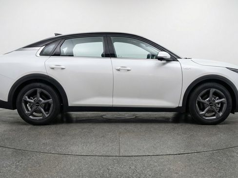 Used 2025 Kia K4 FWD image 11