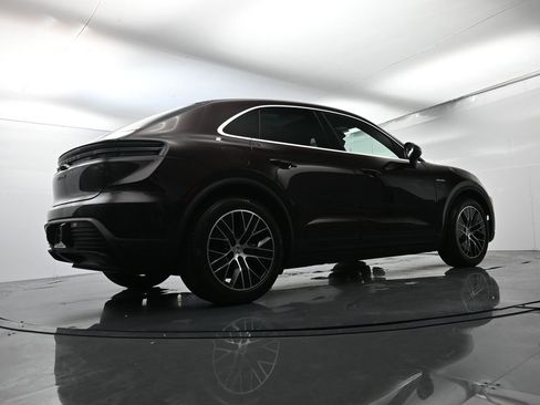 Used 2025 Porsche Macan 4 Electric image 52