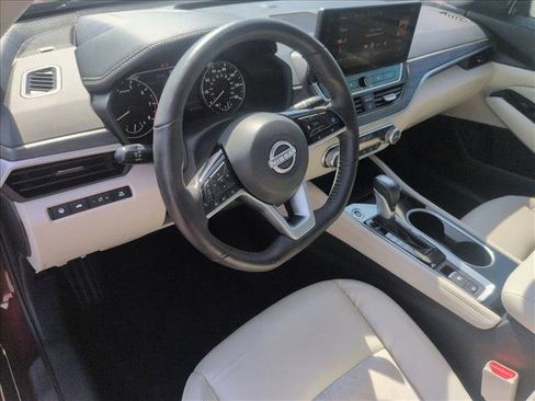 Used 2025 Nissan Altima 2.5 SL image 10